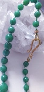 Yeşim taşı köşeli kesim kolye