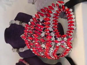 Kırmızı Kristal Taşlı Maske