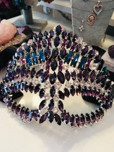 Mor Kristal Taşlı Maske