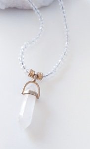 Kristalli Kuvars Kolye