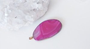 Pembe akik kolye ucu