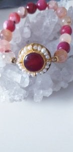 Pembe akik taşlı bileklik .