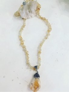 Kristal zincirli ,zirkonyum taşlı sitrin kolye