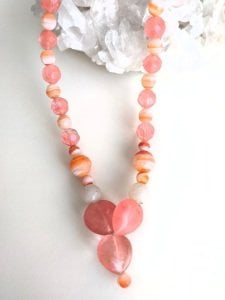 Akik pembe Kuvars kolye